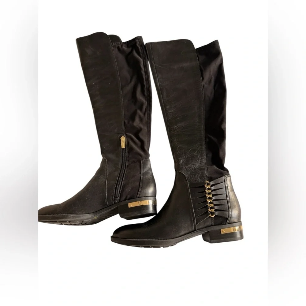Vince Camuto stunning pair